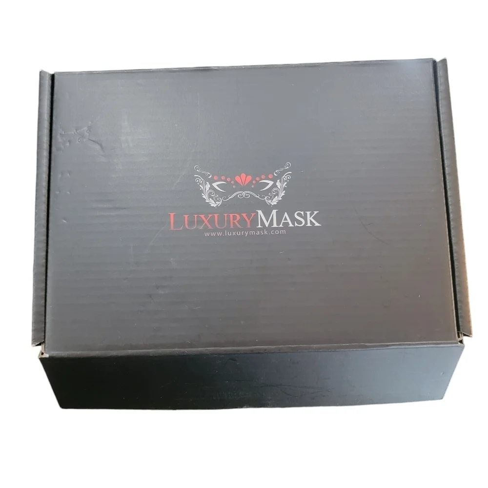 Luxury Masks Black and Pink mask